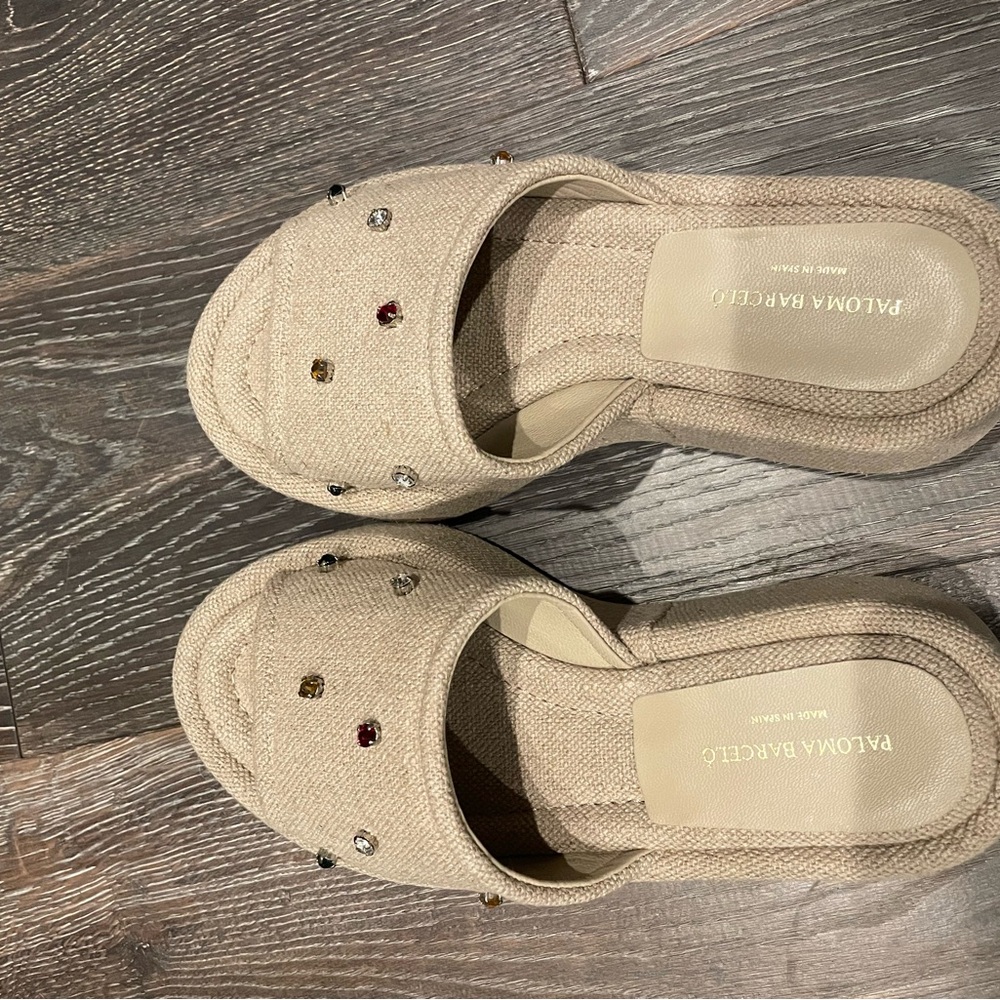 Paloma Barceló Beige Embellished Slides NEVER WORN